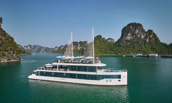 The Jade Sails Day cruise in Halong Bay.