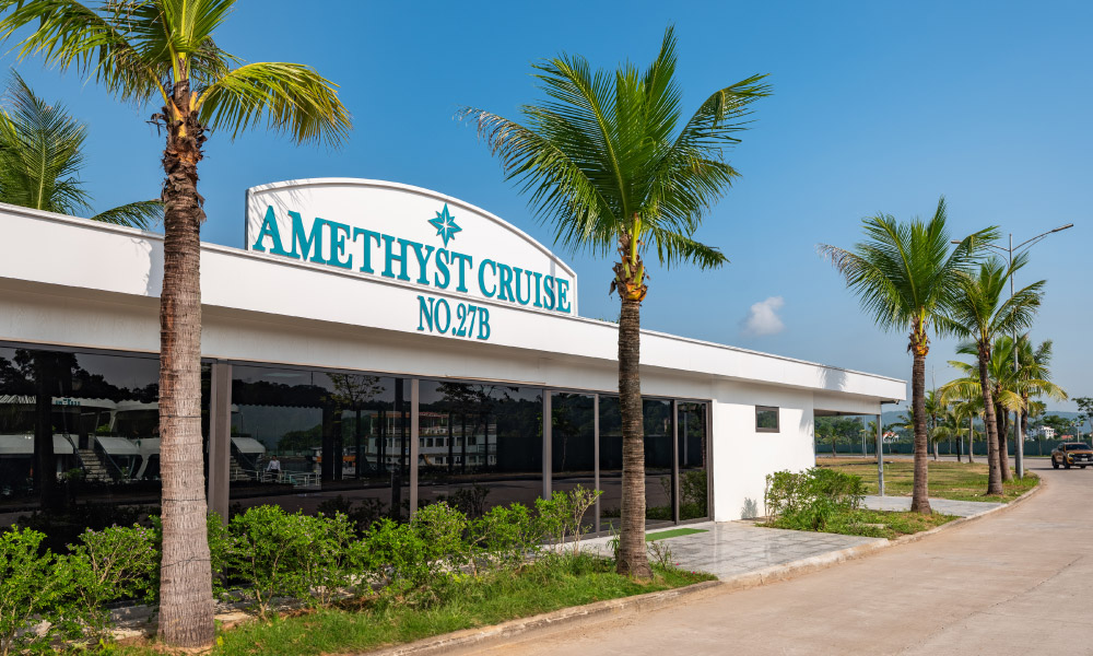 The waiting lounge of Amethyst Day Cruise.