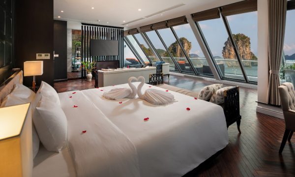 the stellar of the seas cruise in halong bay