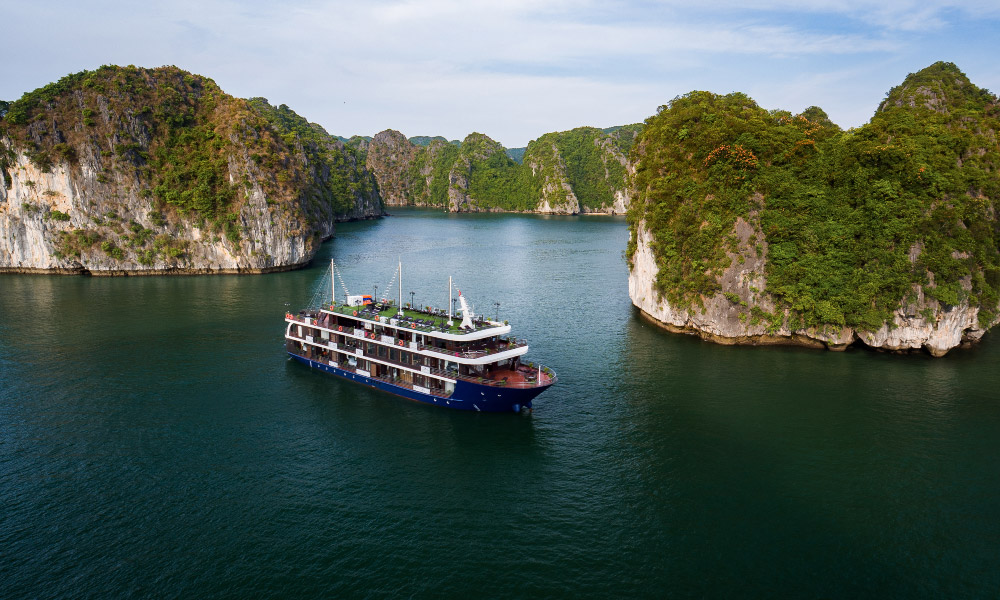 la pandora cruise among halong islands