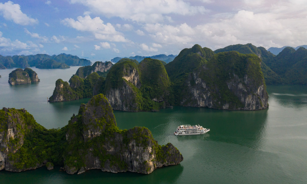 the halong bay islands overview with hermes cruise in the middle