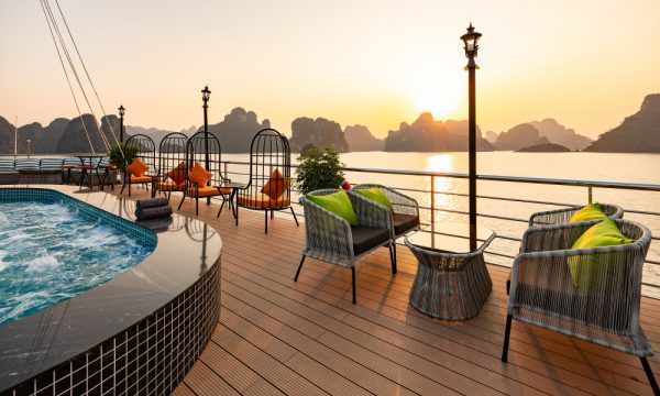 The Amethyst Day cruise in Halong Bay.