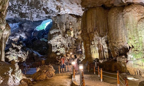 The grand view of Sung Sot Cave with Iris Cruise.