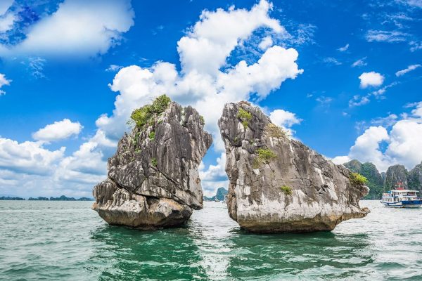Vietnam Iconic - Kissing Rock.
