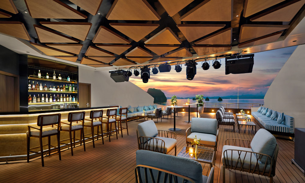 the bar with open view of halong bay sunset