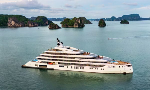 the grand pioneers 2 in the middle of halong bay