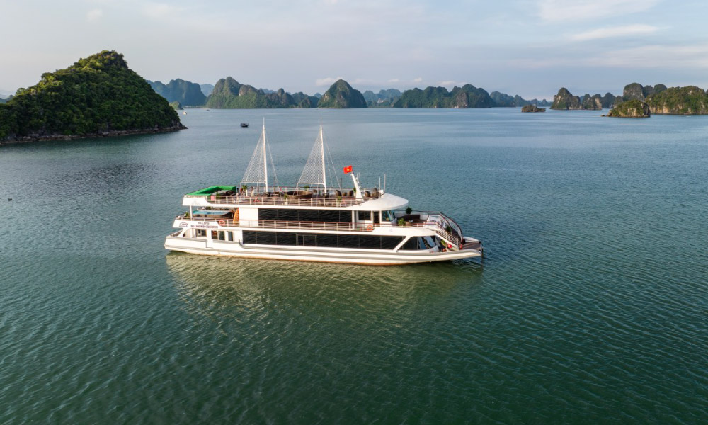 panoramic view of the diamond day cruise in front of halong bay islands