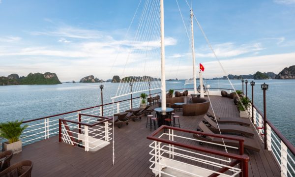 halong bay and the sundeck of diamond day cruise