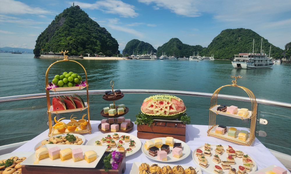 food for sunset party of symphony cruise