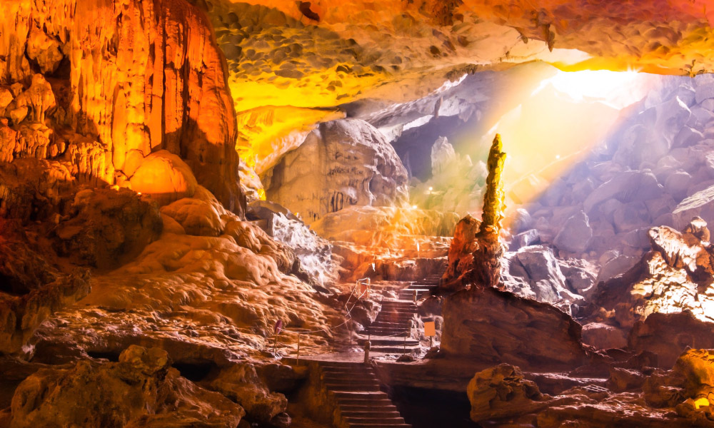 a corner in sung sot cave