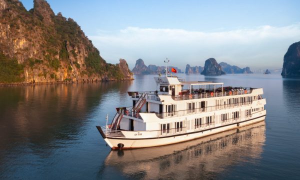 The Lily Luxury Overnight Cruise in Halong Bay