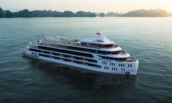 The luna day cruise in halong bay.