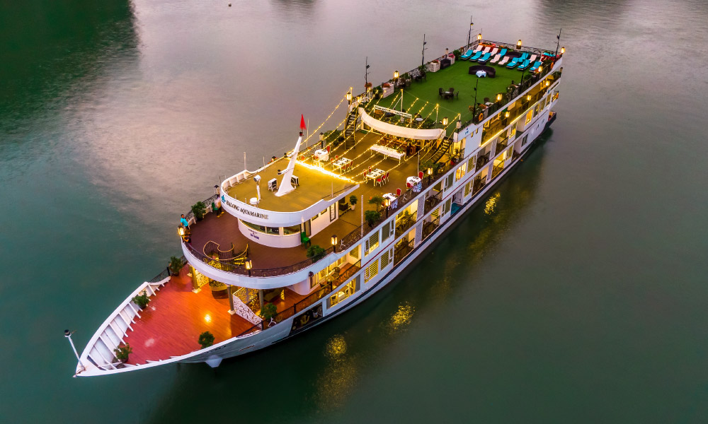 Close up view of the whole Aquamarine ship from above