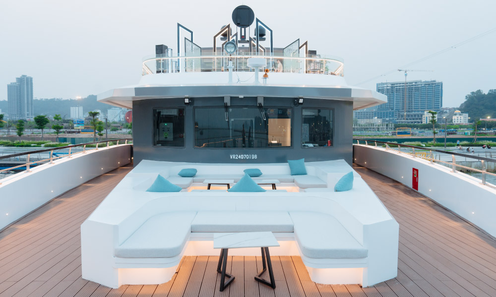 overview of the sundeck on saquila yacht