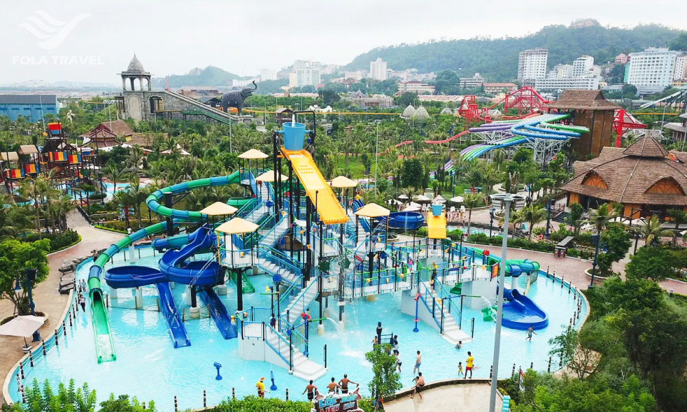 Overview of the water park in Sunworld amusement park.