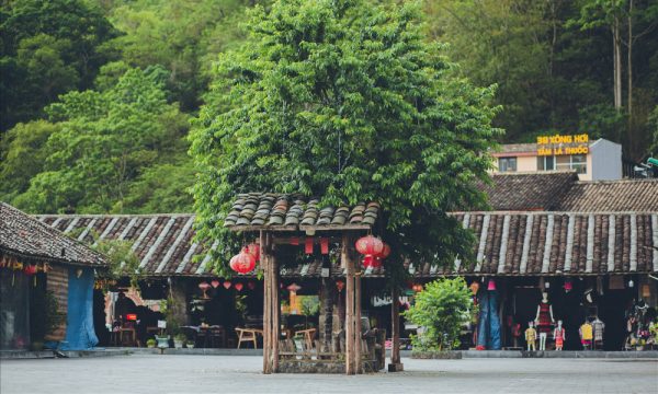 Clothing shop and cafe in Dong Van ancient town.