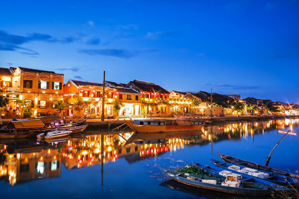 Banner Hoi An ancient town at night.