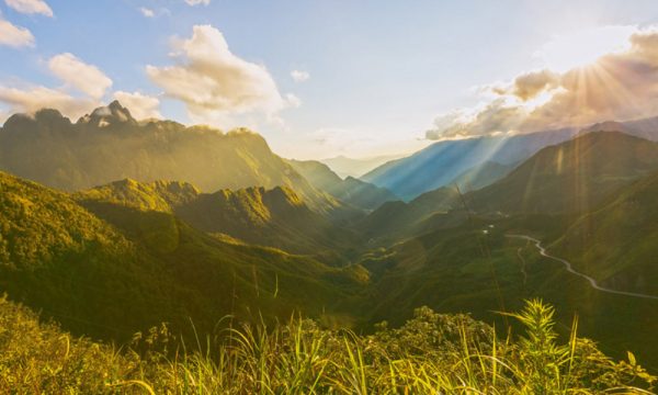 Panorama of mountains and Tram Ton Pass.