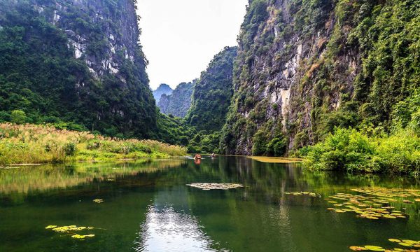 River and mountains scenery in Trang An Ninh Binh.