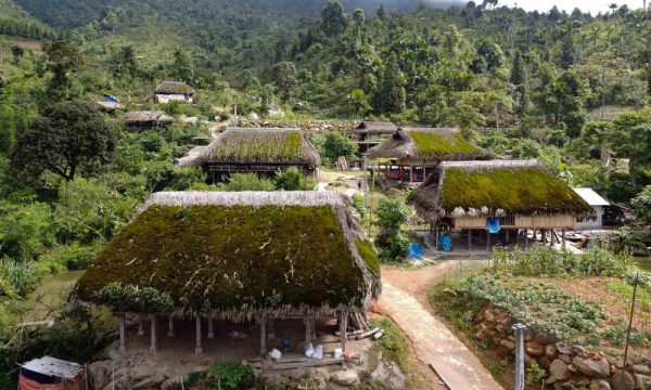 Bamboo houses in Sa Phin village.