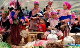 Amazing Sapa 3 Days 2 Night: Biking – Bac Ha Market