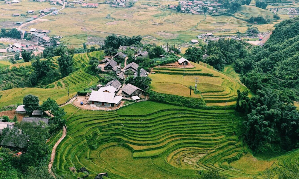 Ta Phin Village on the hills from above.