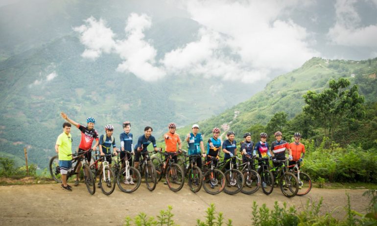 Sapa tourists with their bikes.