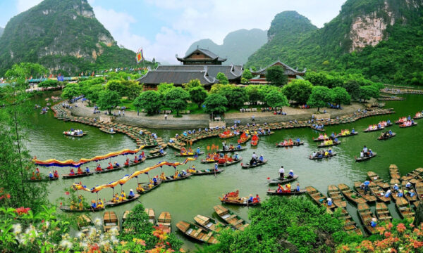 Festival in Trang An.