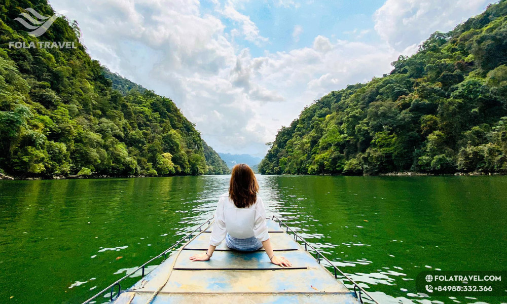 Boat ride on Ba Be Lake.