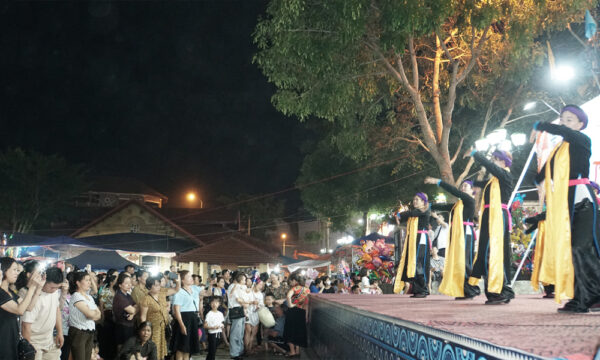 Night performance on Bac Ha Market stage.