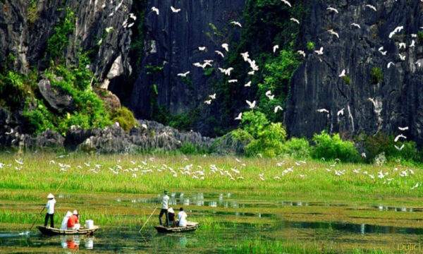 Boat ride on Thung Nham river.