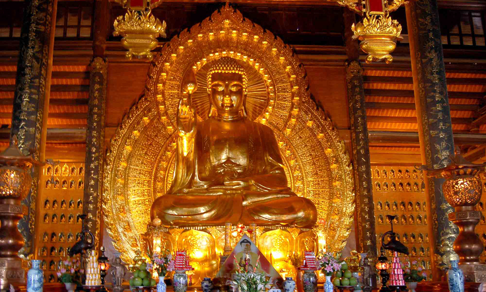 Buddha Shakyamuni Statue.