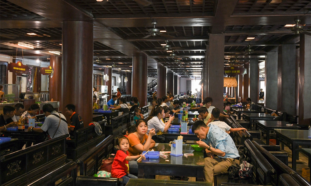 Eating area of Bai Dinh Pagoda.