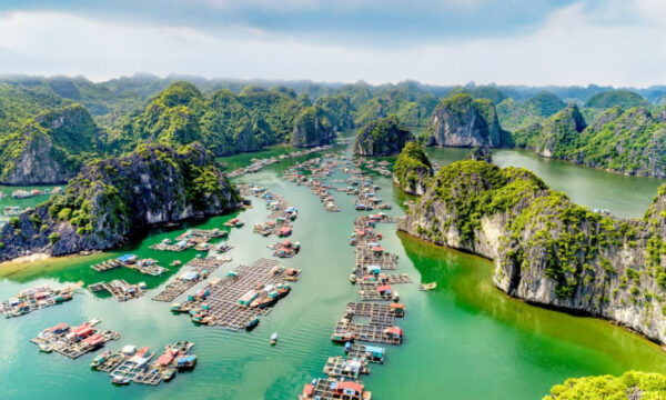 Fishing houses in Viet Hai village.