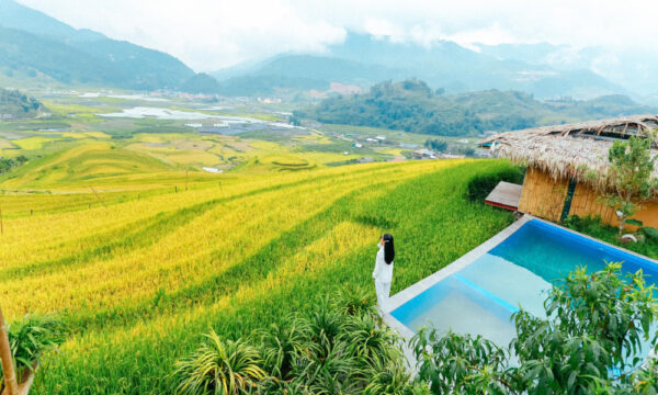 Guest admiring Ta Phin Village landscape.