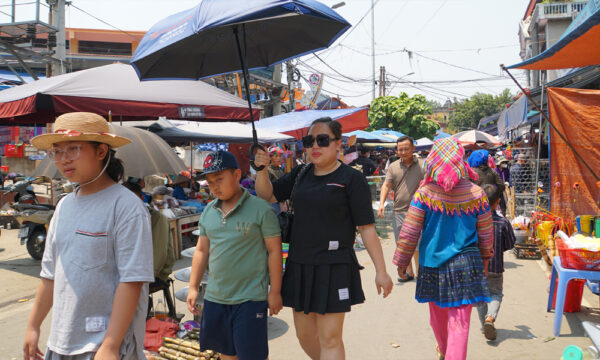 Guests in Bac Ha Market Sapa, Lao Cai.