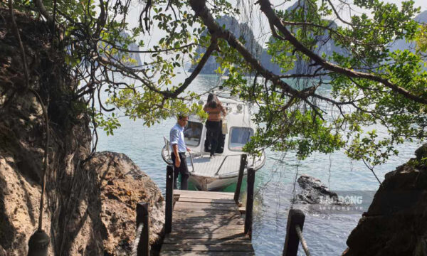 The gate of Trong and Trinh Nu Caves.