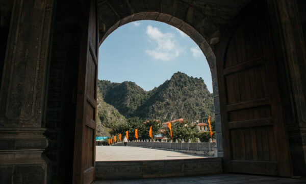Hoa Lu Ancient Capital under the gate.