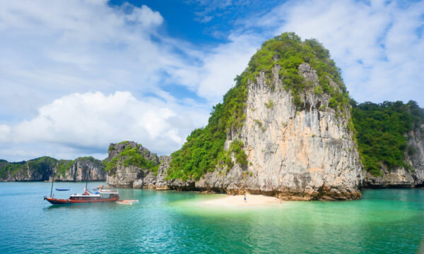 Ba Trai Dao Island and beach.