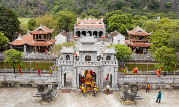 Thai Vi Temple overview from above.