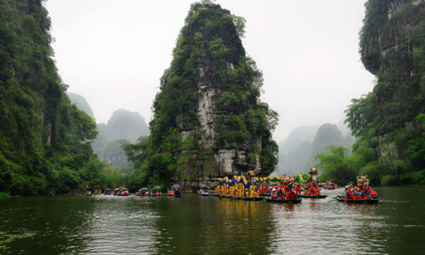 Locals in a Trang An festival.
