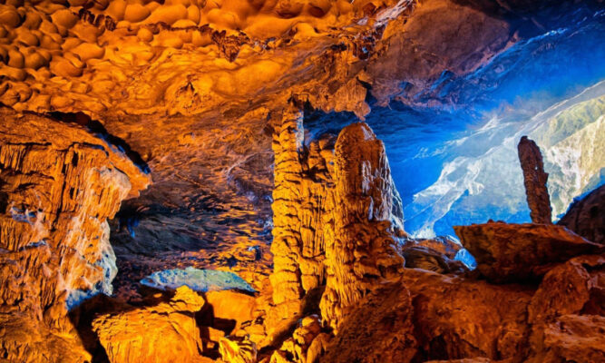 Stalactite of Me Cung Cave.