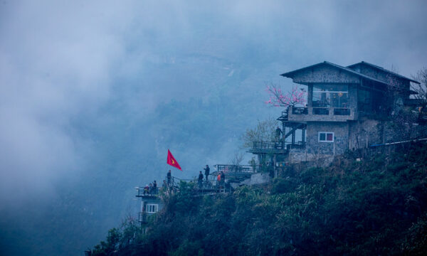 banks of Nho Que River.
