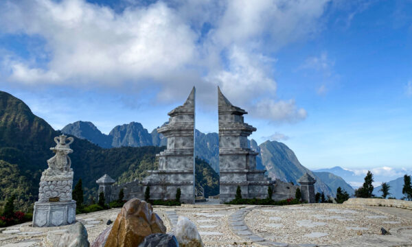 Heaven's Gate on O Quy Ho Pass Summit.