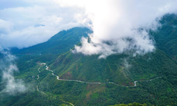 O Quy Ho Pass panorama.