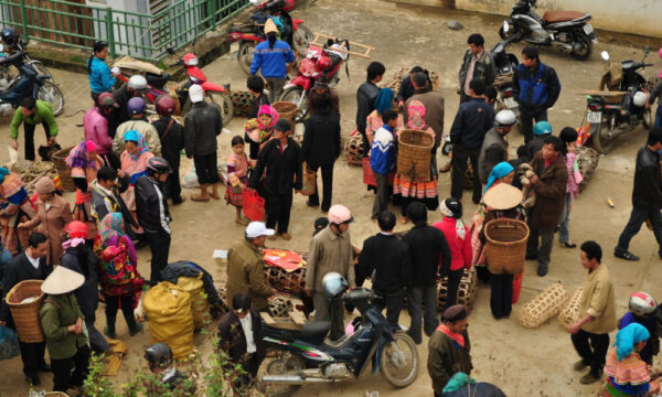 Overview of Bac Ha Market.
