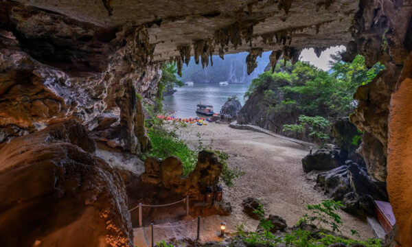Overview of Trong and Trinh Nu Caves.