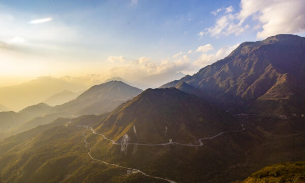 Panorama of O Quy Ho Pass.