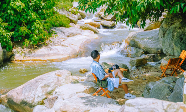 Guest relax on Nam Cang Stream.