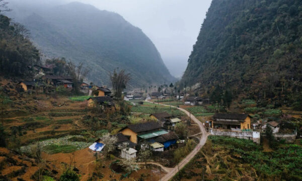 Overview of Sung La houses.
